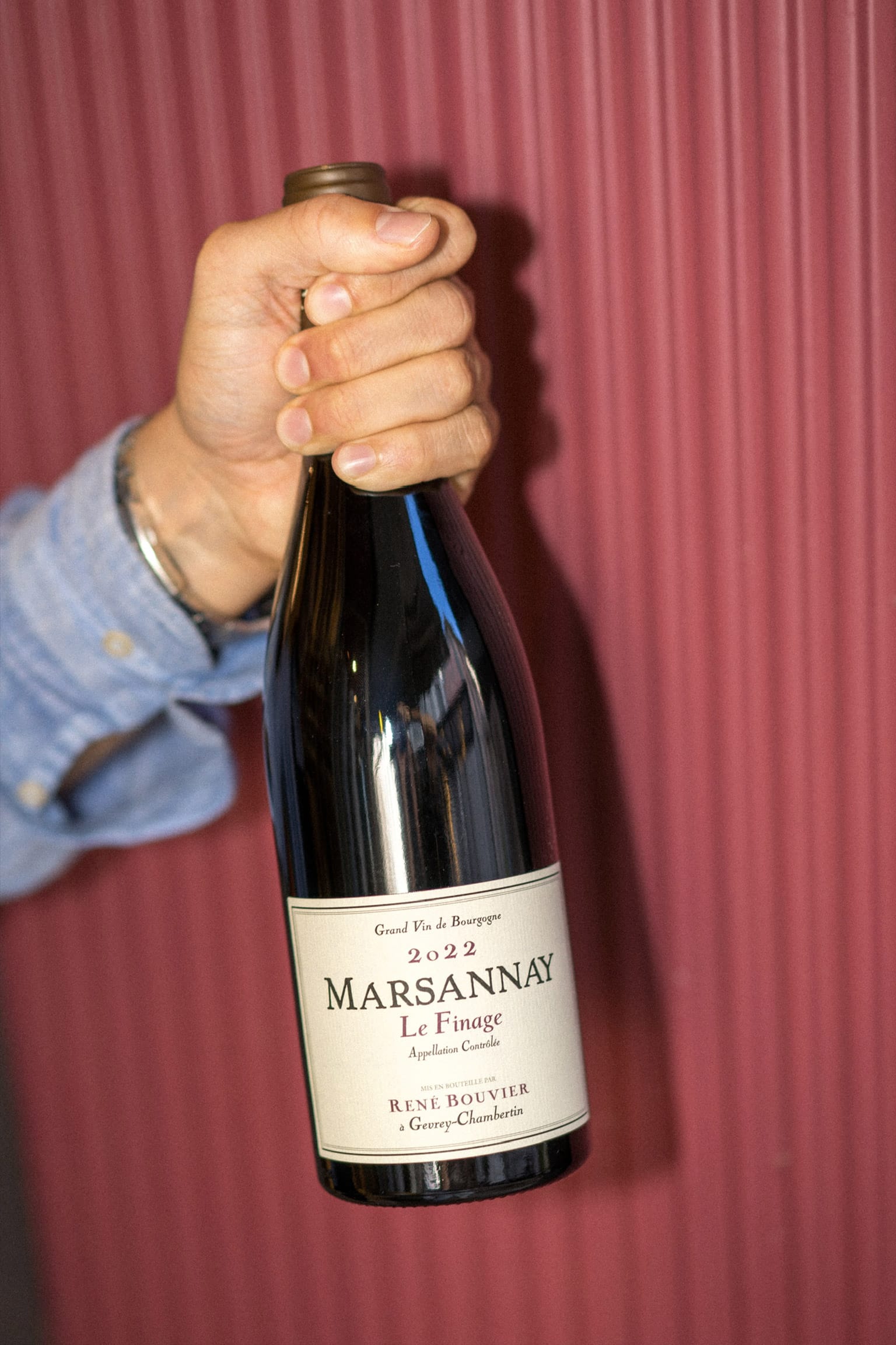 Bottiglia di vino rosso di Borgogna, Marsannay 'Le Finage' del 2022, prodotto da René Bouvier a Gevrey-Chambertin